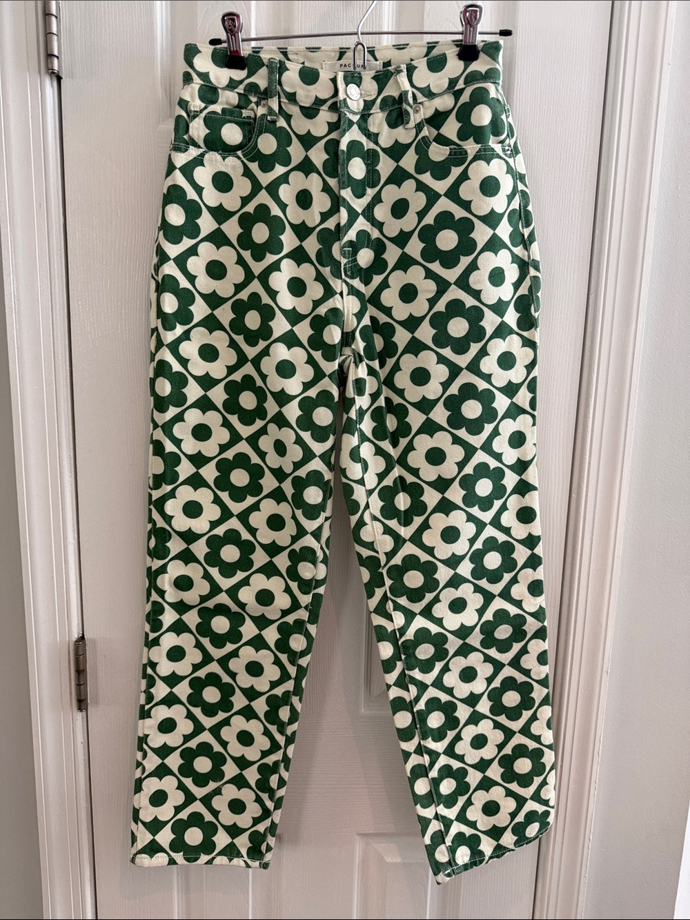 PacSun Green and White floral patterned jeans High Rise Straight Size 26